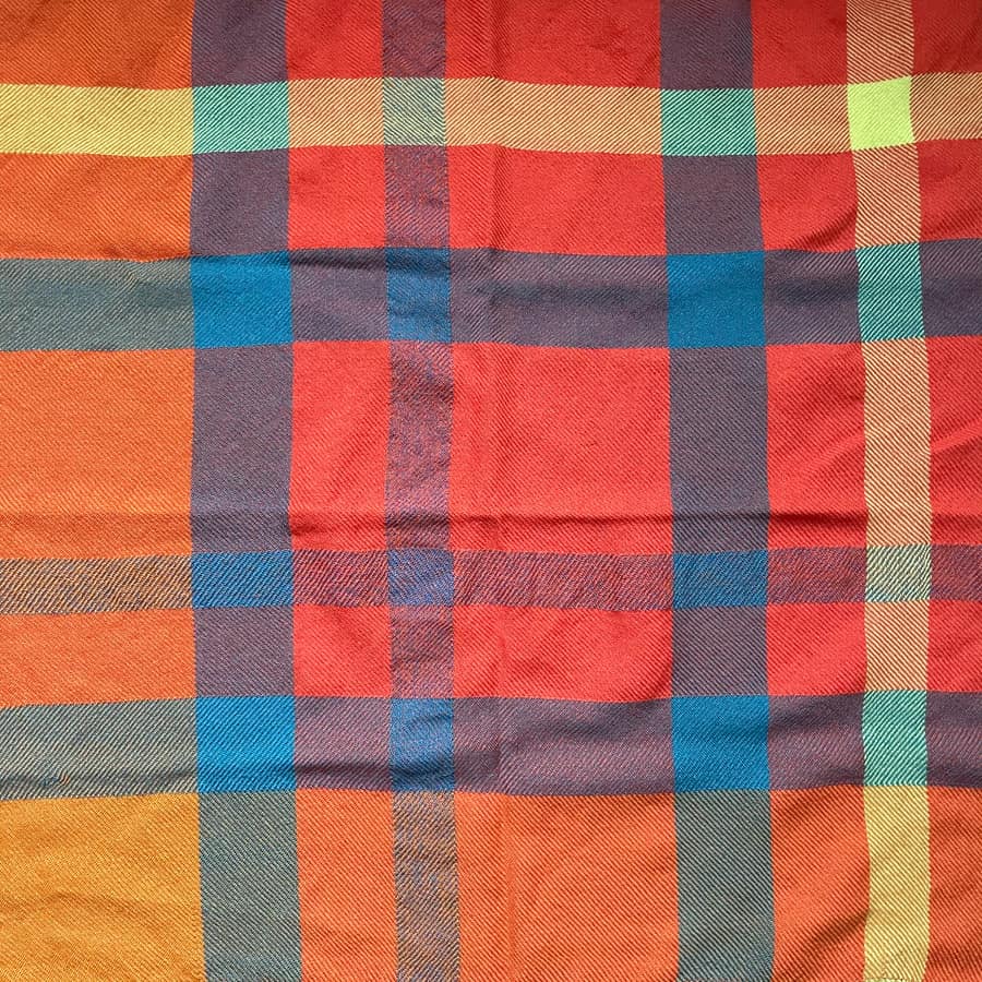 Tartan tissé en rouge, orange, bleu, vert et jaune